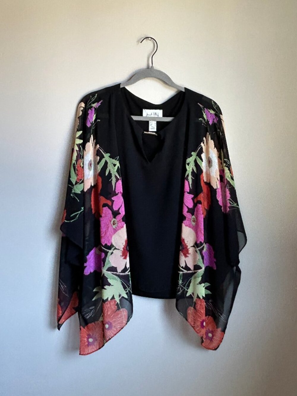 Joseph Ribkoff Vintage 2 PC Pant/Top Set Black Floral Poncho /Wide Leg SZ 8 NWT